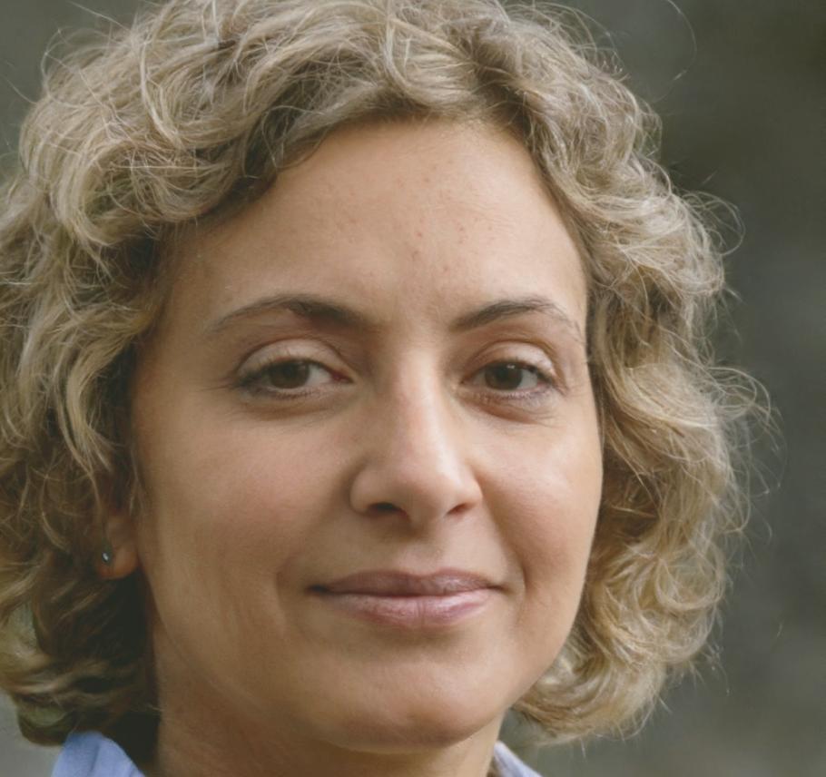 Portrait d'étudiante satisfaite